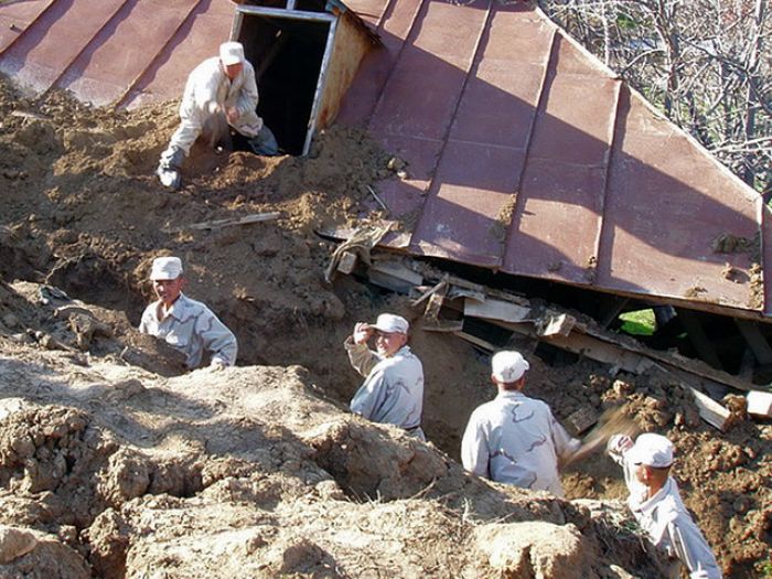 ​  Под оползнем в Киргизии могут быть десятки человек