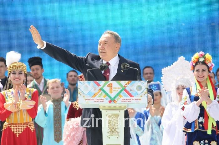 Президент поздравил казахстанцев с Днем единства народа 