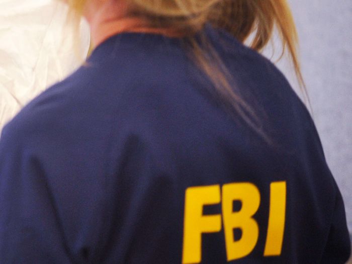 Сотрудница ФБР влюбилась в боевика ИГ* во время расследования и вышла за него замуж 