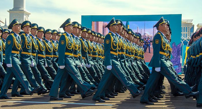 Назарбаев: армия РК должна быть готова дать отпор любой угрозе 