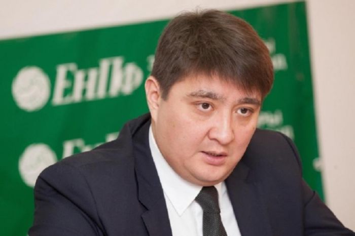 Экс-главу ЕНПФ Ерденаева подозревают в получении взятки