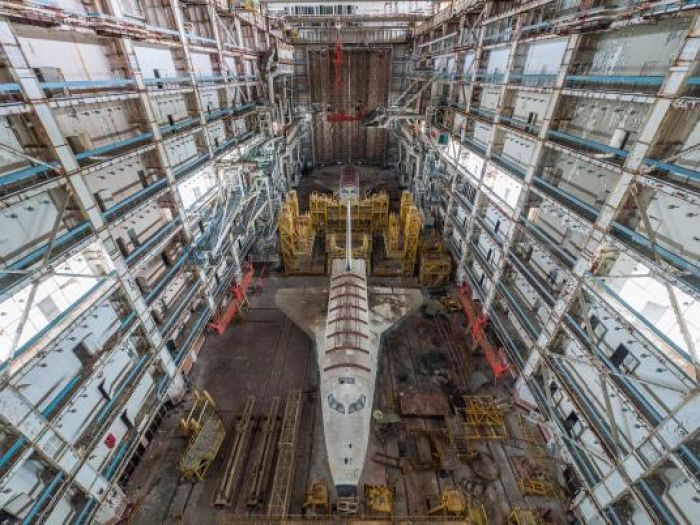 National Geographic показал заброшенные космические корабли на "Байконуре" 