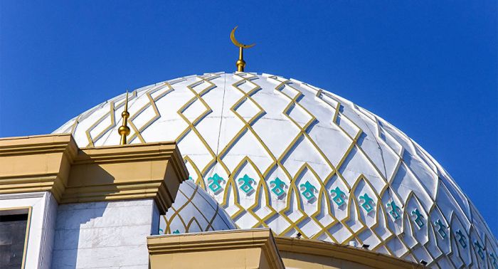 Уборщица мечети в Кокшетау получила шикарный подарок 