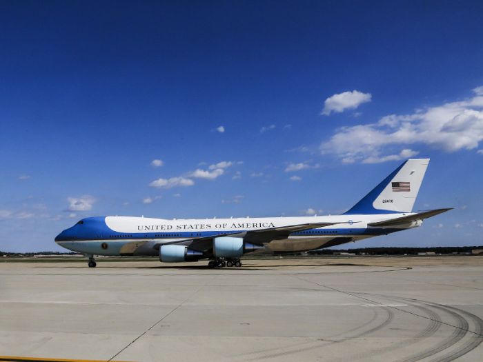 CNN: самолет президента США из-за нарушений в техобслуживании мог взорваться при полете 
