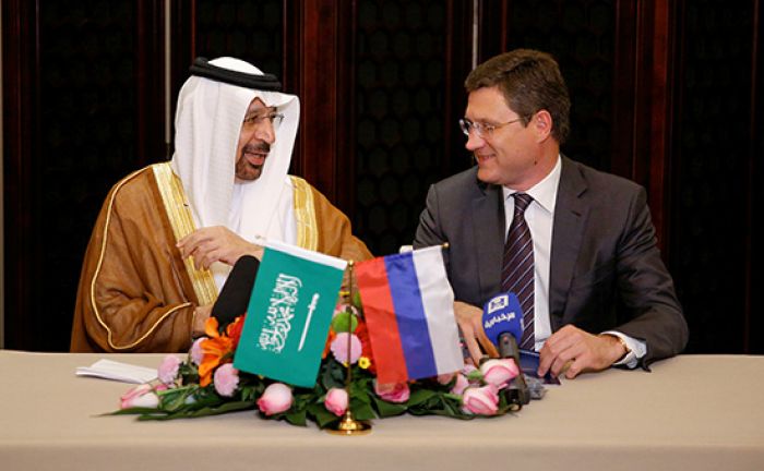 Москва и Эр-Рияд заявили о консенсусе по продлению заморозки добычи нефти 