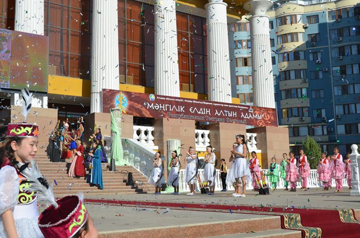 Фестиваль театров в Атырау