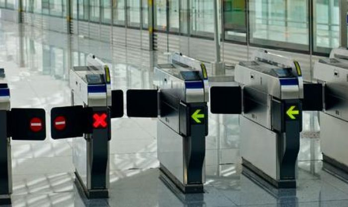 Более 300 тыс казахстанцев не смогут выехать за границу