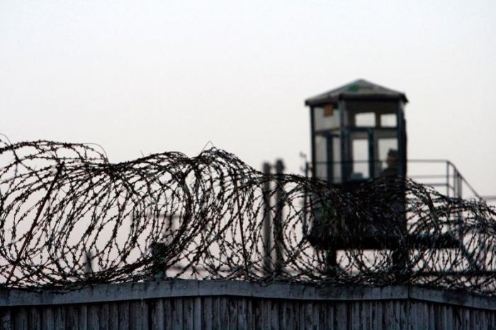 Сотрудник изолятора в Караганде осужден за организацию свиданий между заключенными 