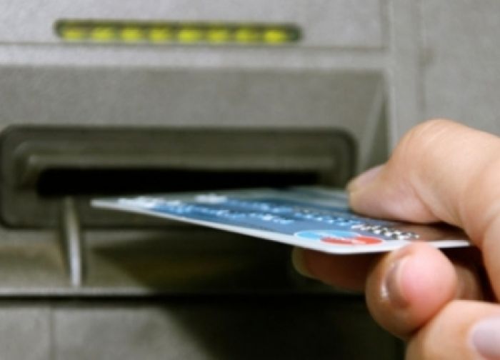 У казахстанцев списывают деньги с карточек из-за сбоя в банковской системе 