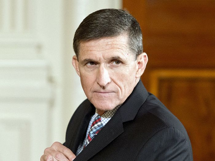 Экс-советник Трампа предоставит сенату часть документов для разбирательства о связях с Россией