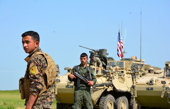 Пентагон подтвердил начало поставок оружия сирийским курдам 