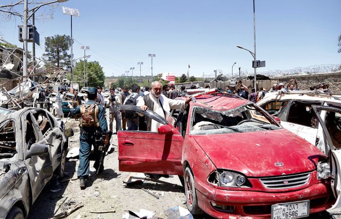 Боевики ИГ взяли ответственность за теракт в центре Кабула 