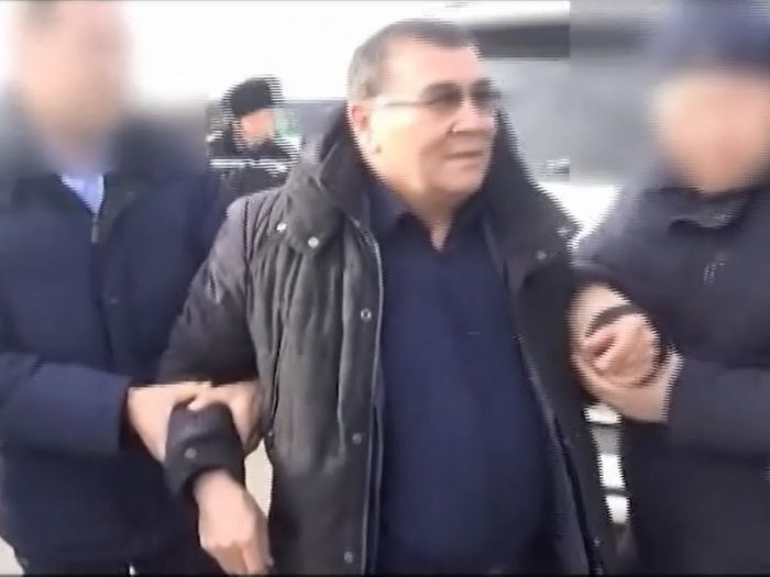 Прокуроры по делу Сакташа Хасенова назвали размер взятки за ввоз мяса из Украины в РК 