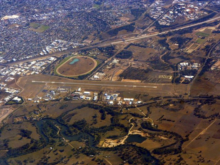 В Австралии пассажирам пришлось выпрыгивать из самолета из-за сообщения о бомбе 