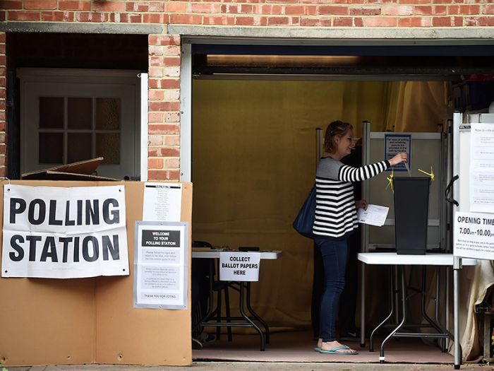 В Великобритании стартовали досрочные выборы в парламент страны 