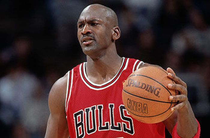 Кроссовки Майкла Джордана продали на аукционе за рекордные $190 тыс 