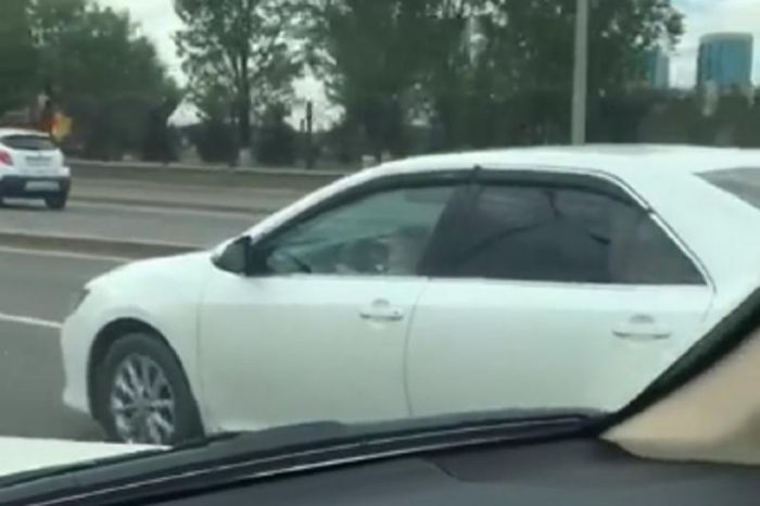 ДВД Астаны начал проверку после появления видео с ребенком за рулем авто 