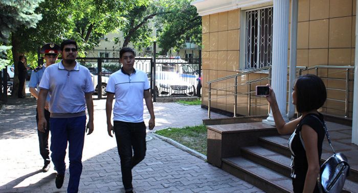 Максата Усенова посадили на 10 суток 