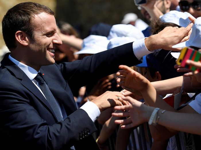Партия Макрона одержала уверенную победу во втором туре парламентских выборов