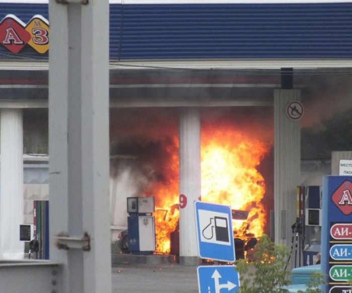 В Киргизии два человека погибли из-за взрыва на заправке 