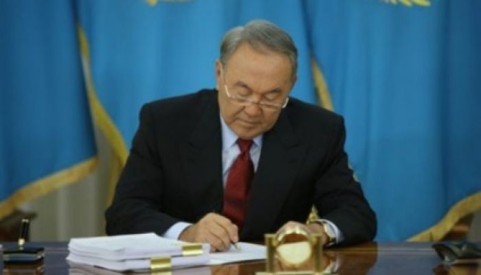 Назарбаев подписал закон о повышении пенсий и пособий по рождению ребенка