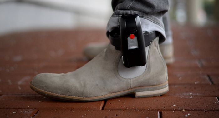 Казахстанские хакеры попытаются взломать браслеты для осужденных 