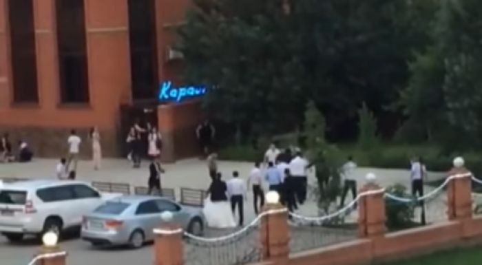 Видео "драки выпускников" в Актобе прокомментировали в полиции 