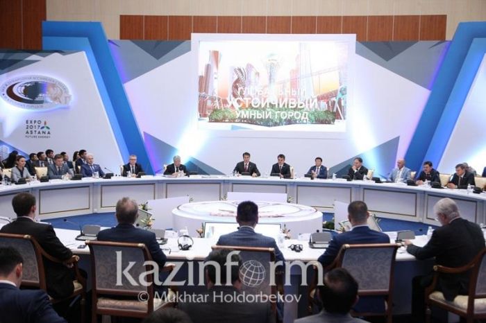 Учиться у Президента Казахстана дарить подарки призвали на Ассамблее столиц СНГ 