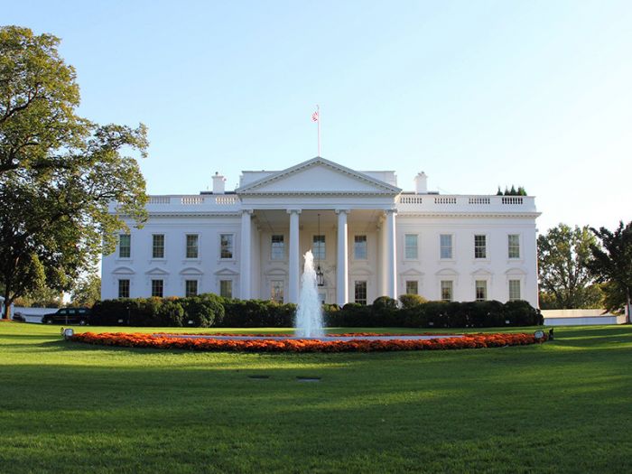 Белый дом назвал условия возвращения России ее дипсобственности 