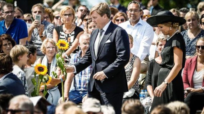 Король и королева Нидерландов приняли участие в открытии памятника жертвам катастрофы Boeing 777
