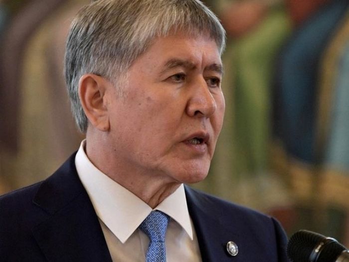 Атамбаев: из-за авиабазы США "некоторые страны" угрожали Киргизии ракетным ударом