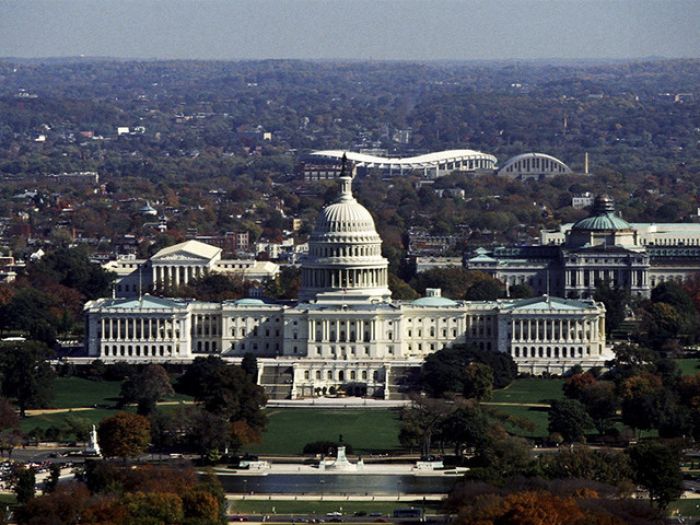 Конгресс США уверенно поддержал новые санкции в отношении России