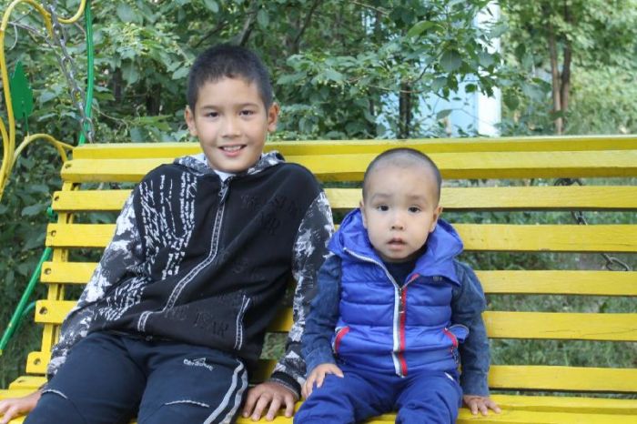10-летний мальчик спас от гибели малыша в Северном Казахстане 