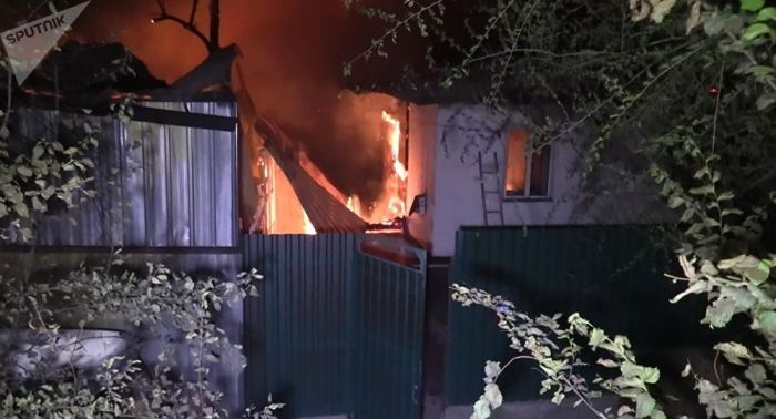 Несколько жилых домов сгорели за ночь в селе Туздыбастау близ Талгара 
