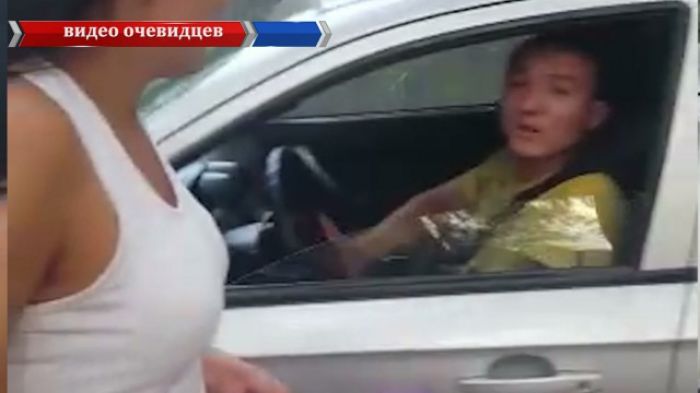 "Пусть умрут твои дети": водитель в Алматы проклял маму с коляской