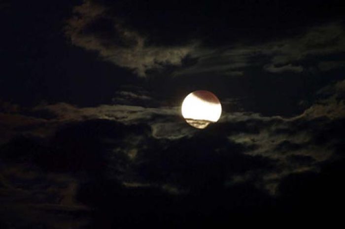 Лунное затмение смогут наблюдать жители Казахстана сегодня ночью