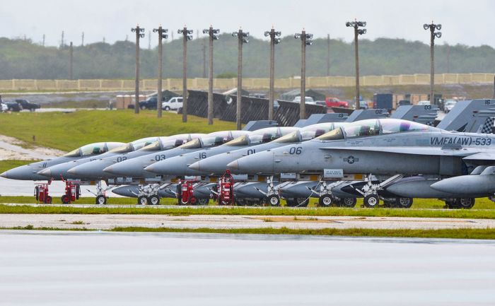 КНДР заявила о готовности нанести ракетный удар по авиабазе США на Гуаме