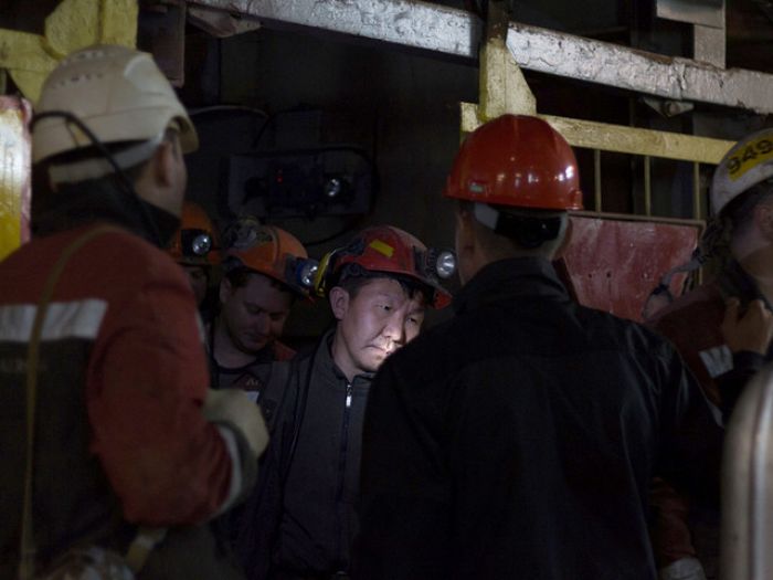 Установлено местонахождение горняков, заблокированных в шахте рудника "Мир"