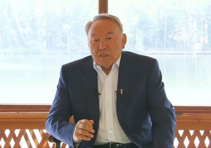 Назарбаев: Переход на латиницу не означает отказ от русского языка 