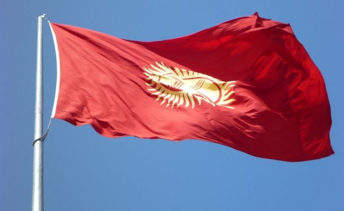 Только два кандидата в президенты Кыргызстана официально зарегистрированы