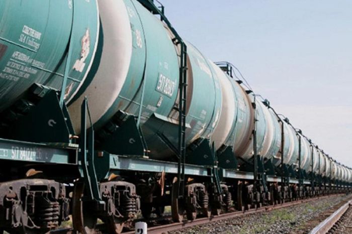 В Казахстане планируют отменить запрет на экспорт светлых нефтепродуктов 