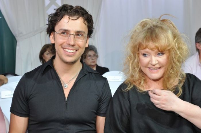 Аллу Пугачеву ждут в Пенсионном фонде для оформления маткапитала 