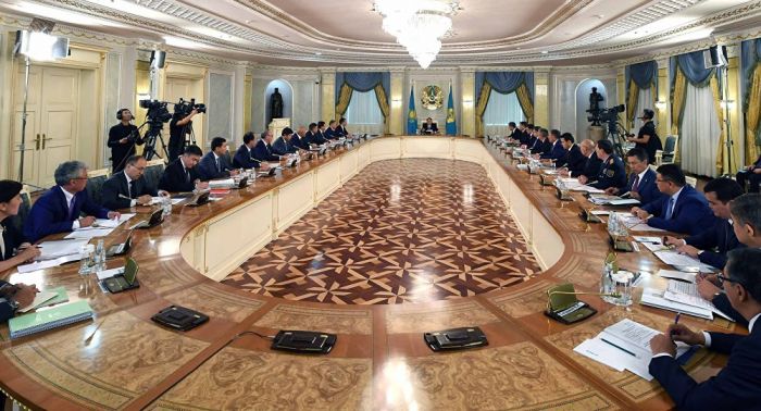 Где результаты? Назарбаев недоволен реализацией 