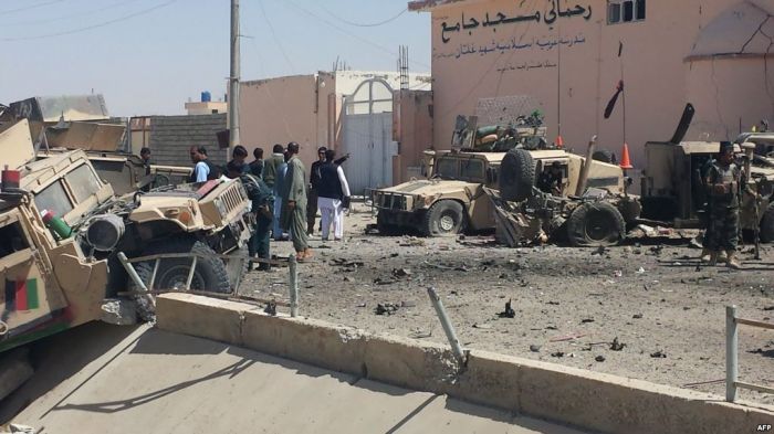 При атаке смертника в Афганистане погибли 13 человек