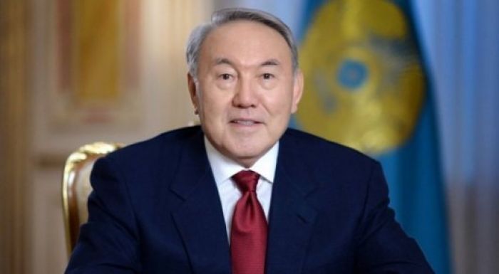 Назарбаев поздравил казахстанцев с Днем Конституции 
