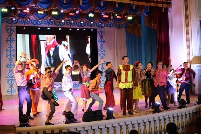 Комедия на вечеринке 