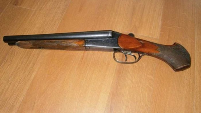 В Шымкенте задержали подростков с обрезом, пистолетами и ножом 