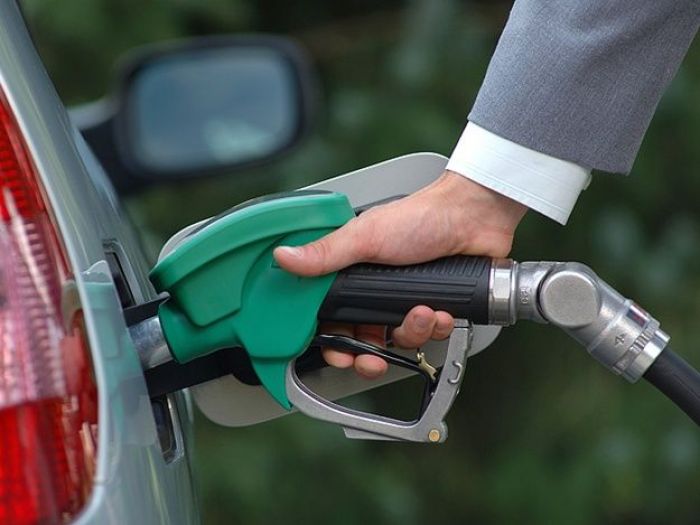 Казахстанские производители повышают цены на бензин 