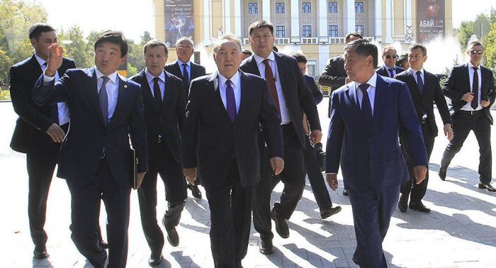 Нурсултану Назарбаеву показали обновленные улицы Алматы 