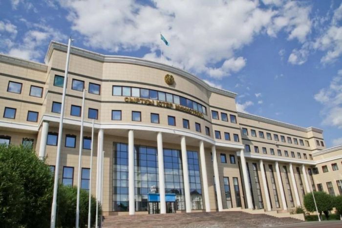 Казахстан вручил ответную ноту временному поверенному в делах КР 